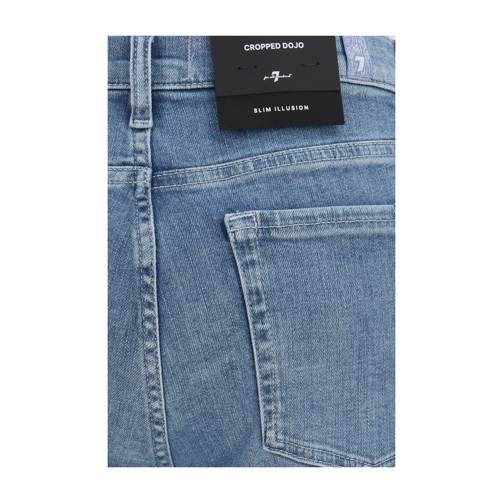 Cropped flared Jeans with raw hem