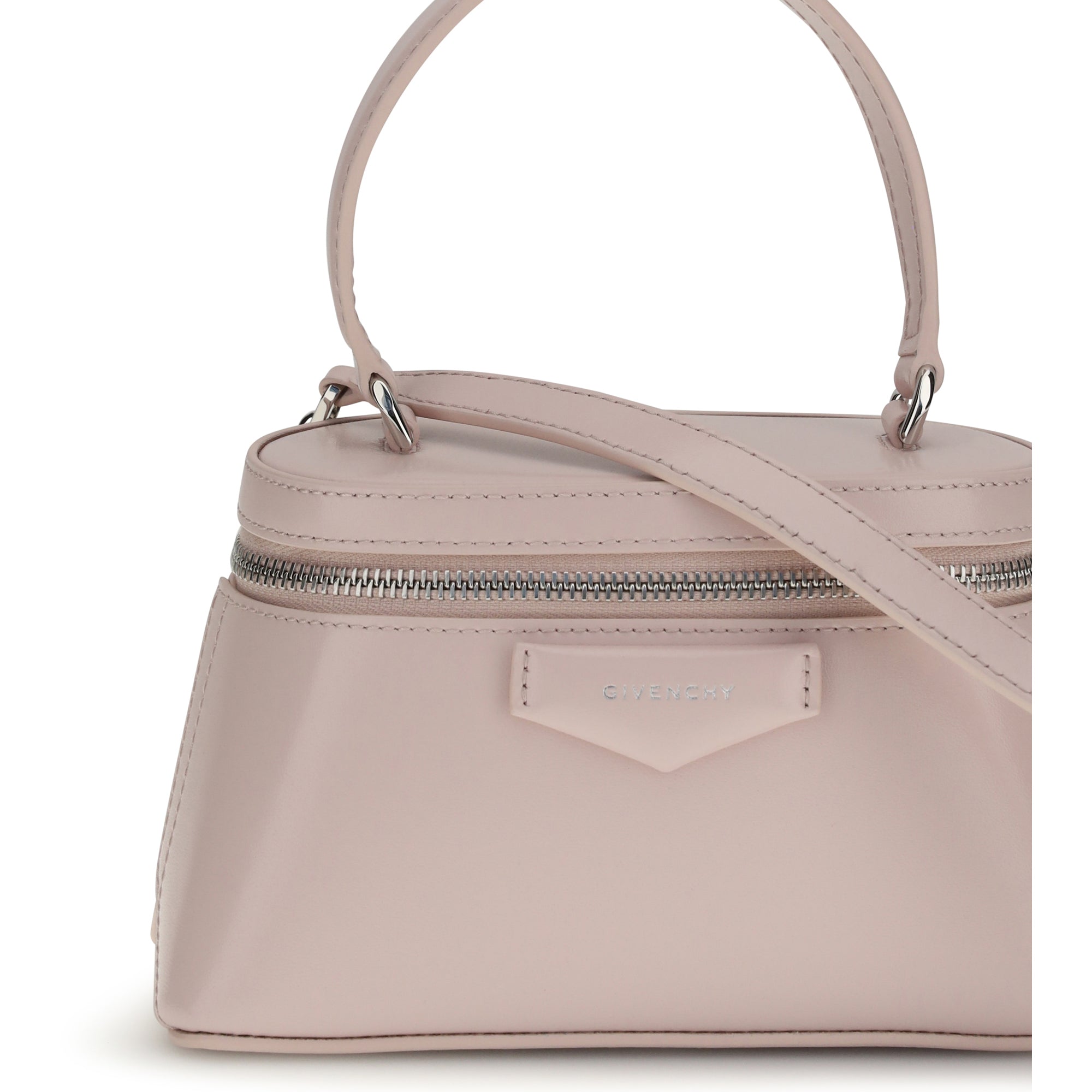 Antigona leather Handbag