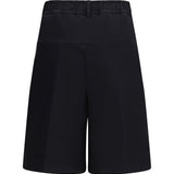 Shorts with black logo piping