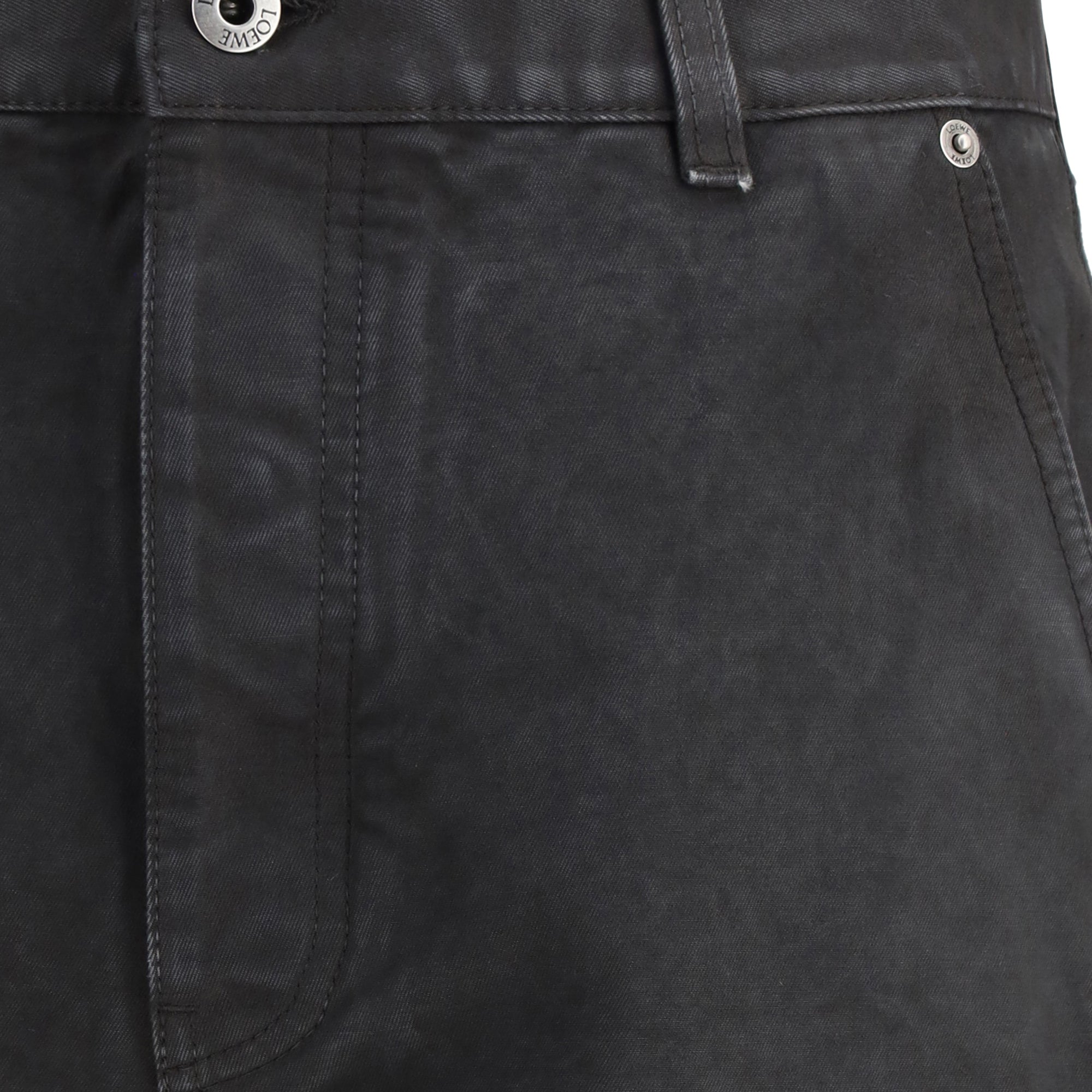 Baggy Jeans with a decorative single belt detail